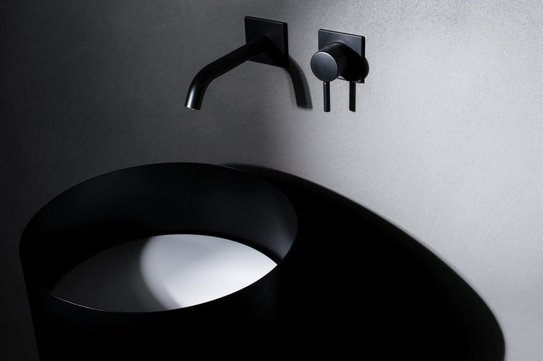 round washbasin detail